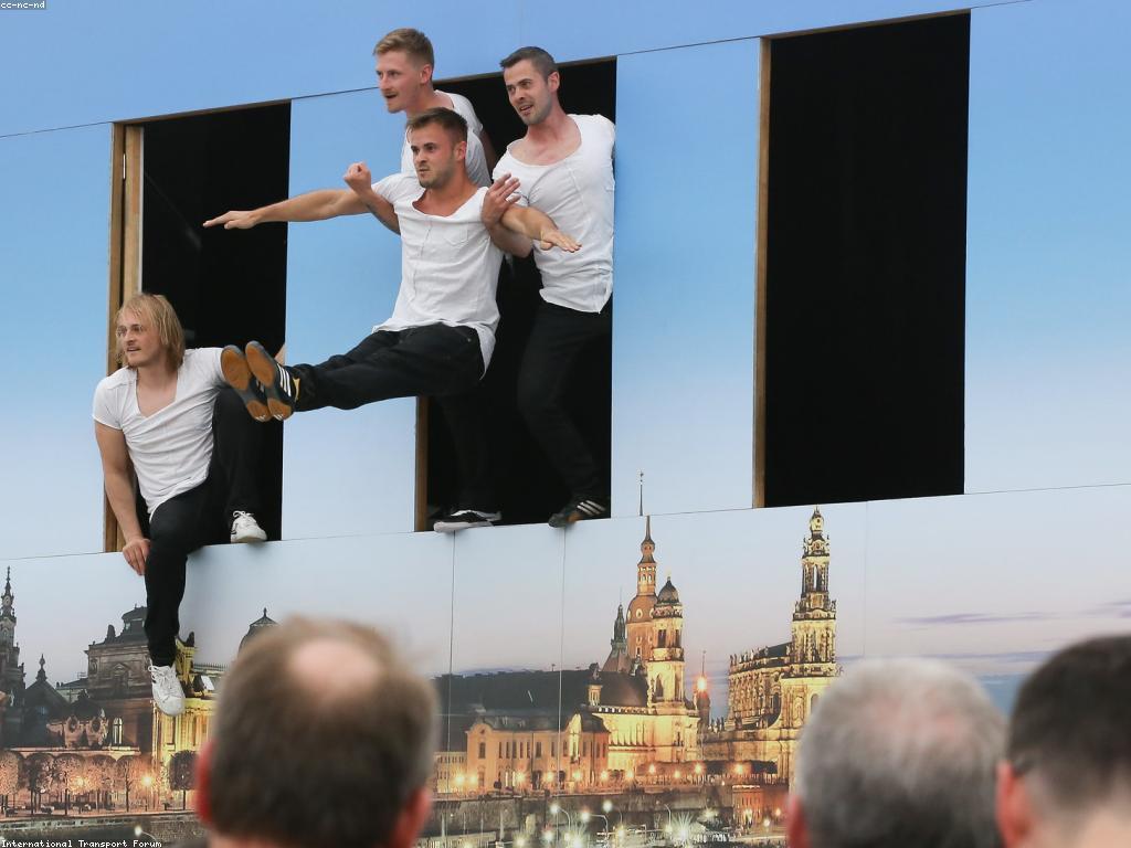 អត្ថប្រយោជន៍នៃការបូមស្វ័យប្រវត្តិនៅក្នុងអាជីវកម្មសម័យទំនើប