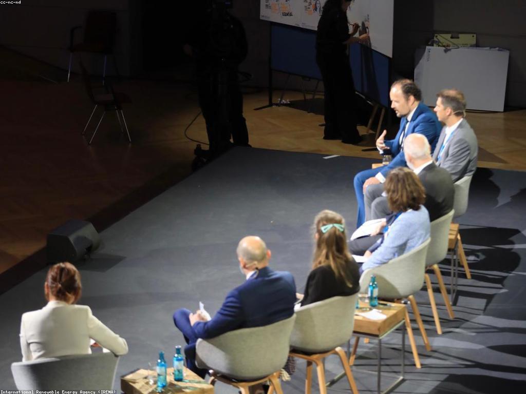 អត្ថប្រយោជន៍នៃការបូមស្វ័យប្រវត្តិក្នុងអាជីវកម្ម